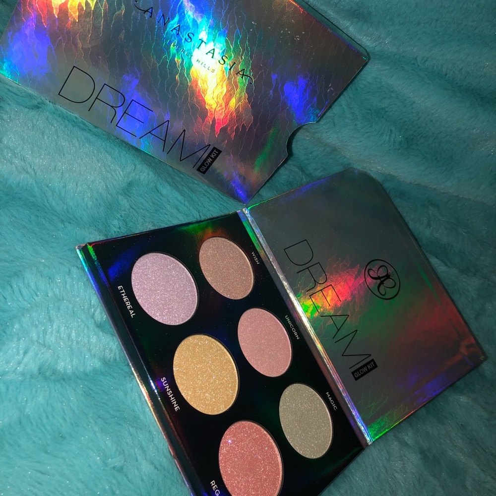 Brand New Anastasia Beverly Hills Dream Glow Kit